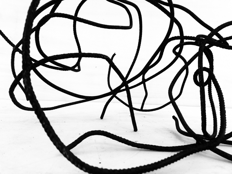 Pippo Lionni 20201108 43°11° steel rod sculpture 39x70x62cm detail