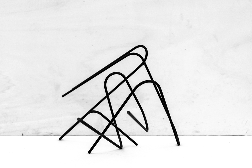 Pippo Lionni 20210107 43°11° steel rod sculpture 37x72x62cm