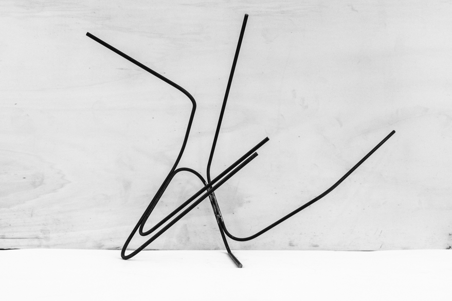 Pippo Lionni 20210127 43°11° steel rod sculpture 67x107x52cm