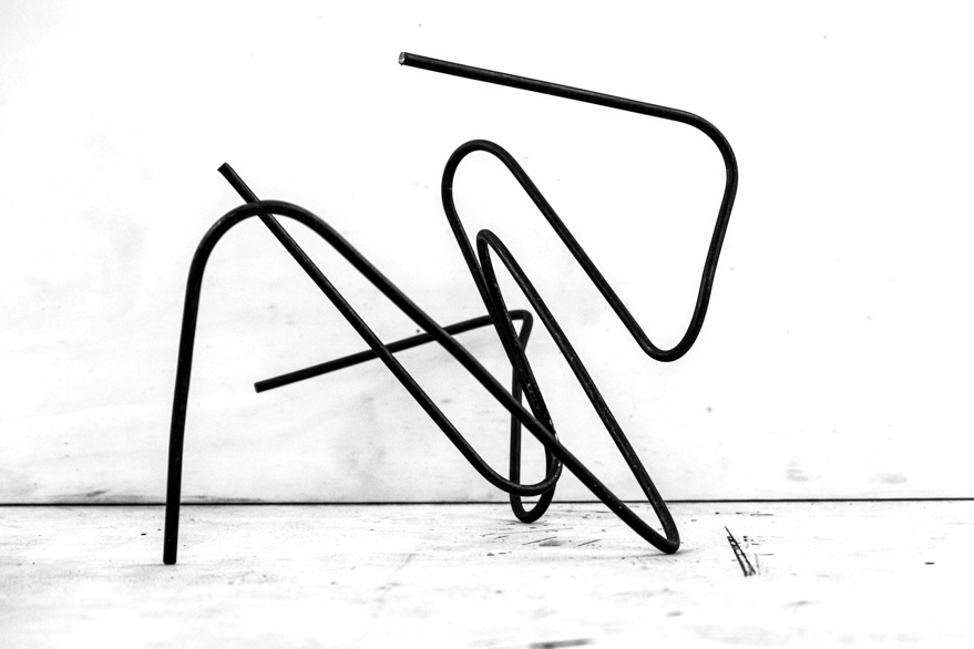 Pippo Lionni 20210206 43°11° steel rod sculpture 32x66x37cm