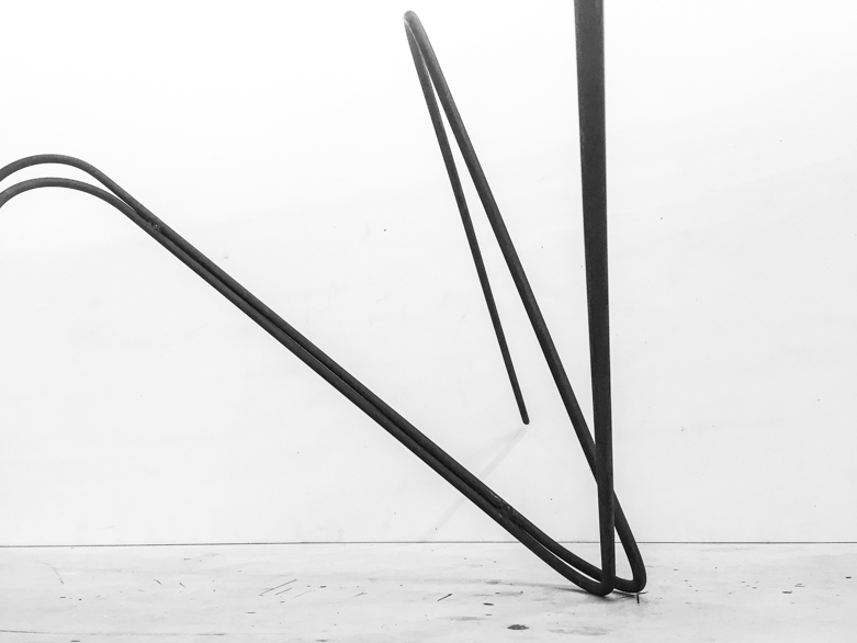 Pippo Lionni 20210209 43°11° steel rod sculpture 61x162x100cm detail