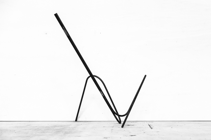 Pippo Lionni 20210304-43°11°-steel-rod-sculpture-64x60x56cm