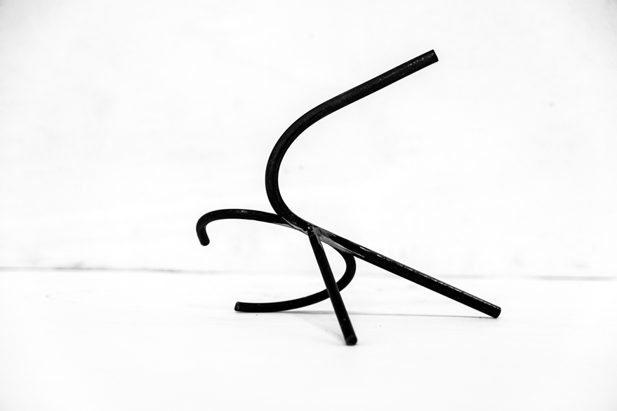 Pippo Lionni 20210425 43°11° steel rod sculpture 22x24x27cm