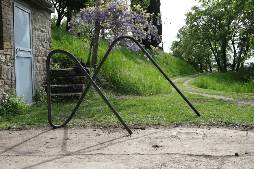 Pippo Lionni 20210516 43°11° steel rod sculpture 132x237x124cm