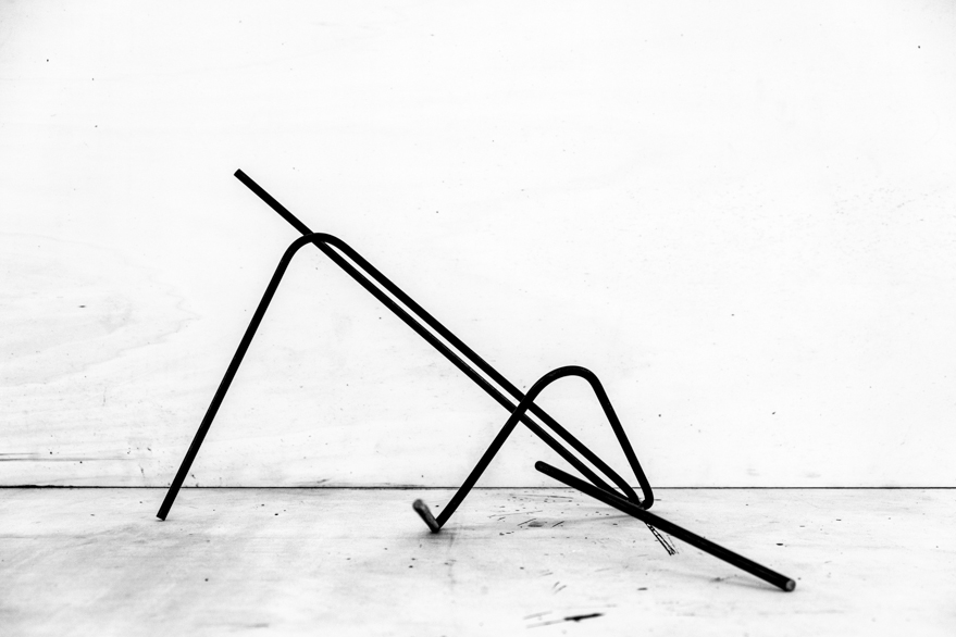 Pippo Lionni 20210527 43°11° steel rod sculpture 39x83x60cm