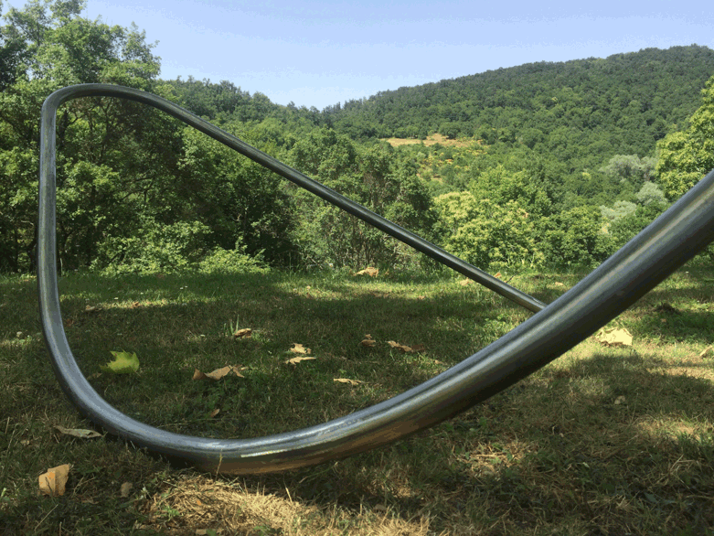 Pippo Lionni 20210623 43°11° steel rod sculpture 165x310x145cm
