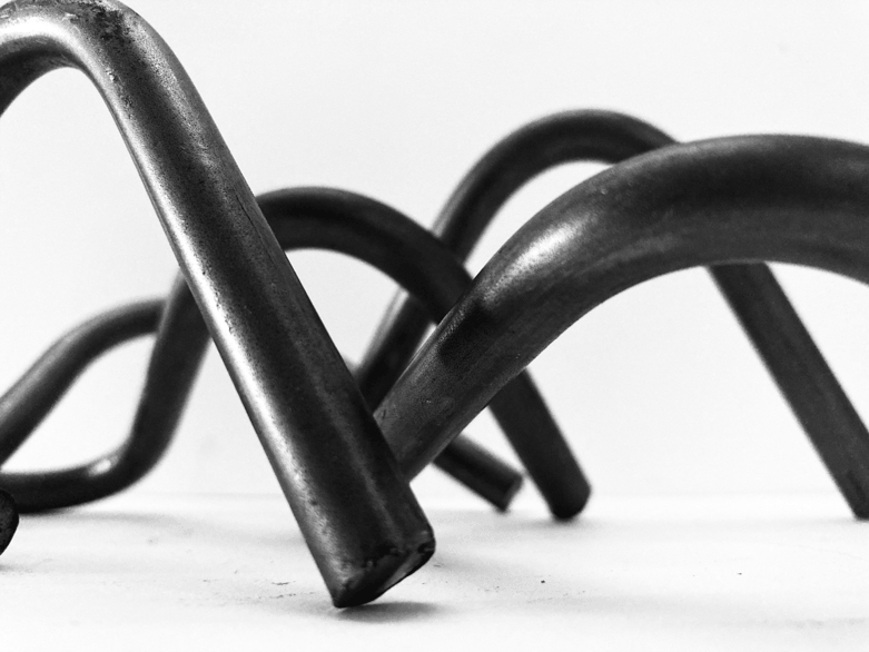 Pippo Lionni 20220306 43°11° steel rod sculpture 08 x 22 x 16 cm