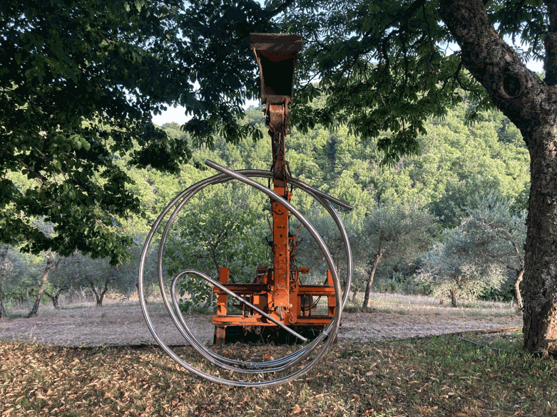 Pippo Lionni 20220627 43°11° steel rod sculpture 172x255x175 cm