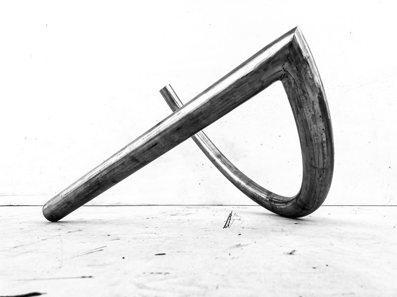 Pippo Lionni 20221018 43°11° steel rod sculpture 39x73x42 cm