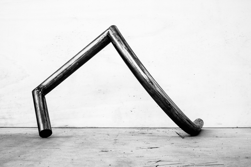 Pippo Lionni 20230125 43°11° steel rod sculpture 36 x 72 x 52 cm