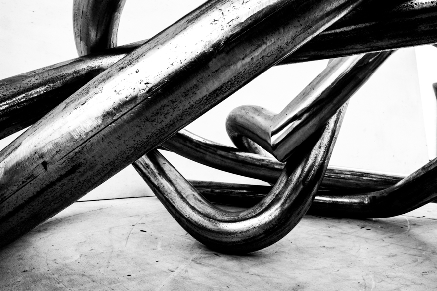 Pippo Lionni 20230921 43°11° steel rod sculpture pileup