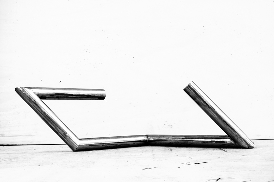 Pippo Lionni 20231216 43°11° steel rod sculpture 21 x 50 x 55 cm-