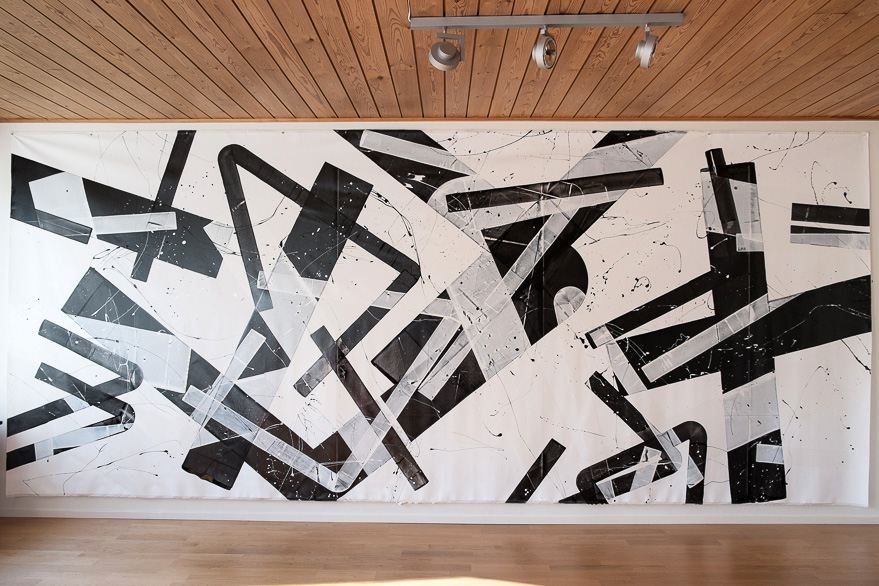 Pippo Lionni, 20150804, 59°18°, acrylic on canvas, 210x500cm
